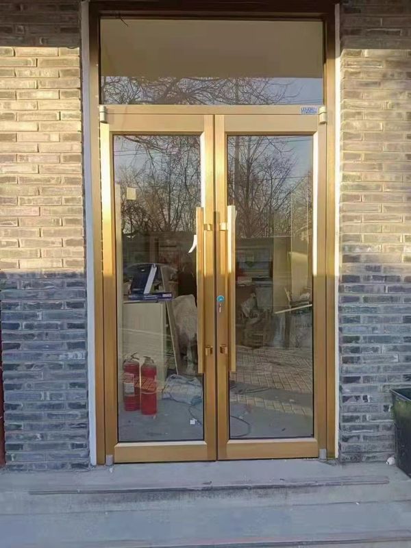 रिमोट कंट्रोल दरवाजे सफेद UPVC 24 इंच स्वचालित स्विंग दरवाजा KFC दरवाजा