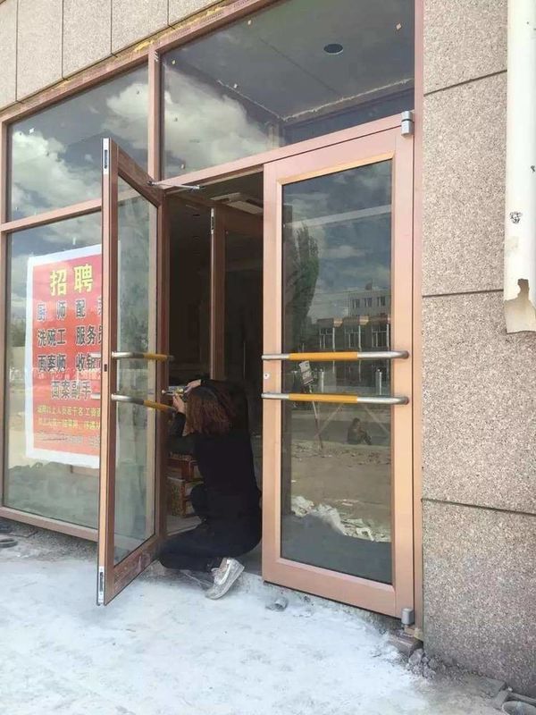 फ्लोरोकार्बन लेपित एल्यूमीनियम मिश्र धातु सामने का दरवाजा KFC दुकान सामने का दरवाजा